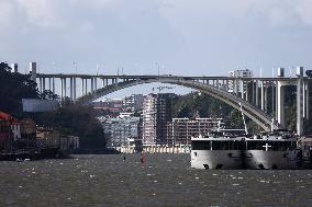 Daily Life In Porto