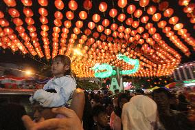 INDONESIA-SURAKARTA-LIGHT DECORATIONS-CHINESE LUNAR NEW YEAR-CELEBRATION