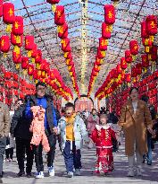 Tourists Visit The Li Family Courtyard in Yuncheng