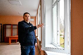 Volunteers repair Zaporizhzhia academy