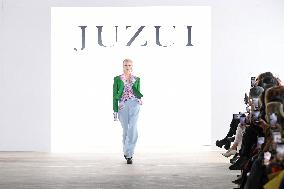 U.S.-NEW YORK-FASHION WEEK-CHINESE BRAND-JUZUI