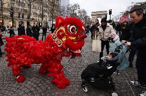 Xinhua Headlines: People worldwide embrace Dragon Year Spring Festival celebration