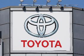 Toyota signage and logo