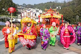 Folk Performance in Yichang
