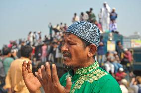 Muslims Celebrate Annual Akheri Munajat - Bangladesh