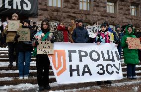 Money for AFU rally in Kyiv