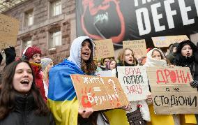 Money for AFU rally in Kyiv