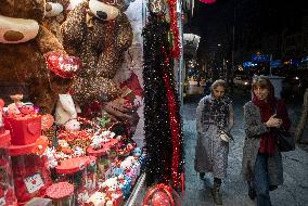 Iran-Valentine’s Day Shopping In Tehran