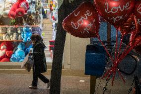 Iran-Valentine’s Day Shopping In Tehran