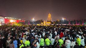 Too Many Tourists in Xi'an