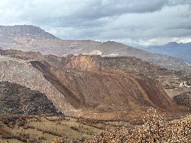 At Least 9 Workers Trapped After Landslide At Gold Mine - Turkey