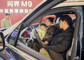 Customers Buy New Energy Vehicles in Hengshui