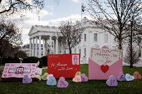 DC: Valentines Day Decorations at the White House