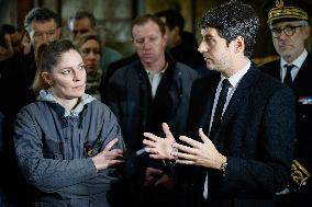 PM Attal Visits A Cattle Farm - Janvilliers