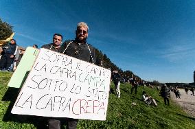 Hundreds Of Italian Farmers Protest Outside Circus Maximus In Rome