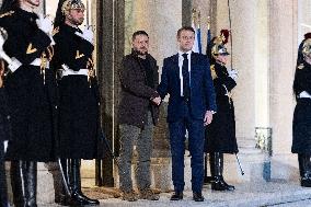 Emmanuel Macron meets with Volodymyr Zelensky - Paris