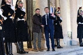 Emmanuel Macron meets with Volodymyr Zelensky - Paris