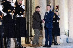 Emmanuel Macron meets with Volodymyr Zelensky - Paris