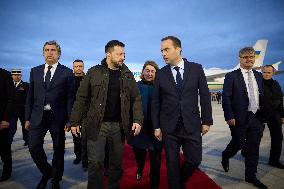 France Signs Security Pact With Ukraine - Paris