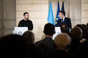 Emmanuel Macron And Volodymyr Zelensky Press Conference - Paris