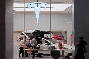 Tesla Store in Shanghai