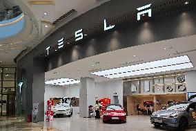 Tesla Store in Shanghai