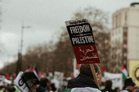 Tens Of Thousands At Pro-Palestinian March In London.