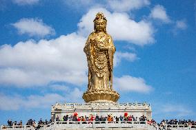 Mount Putuo south a Buddism godness Guanyin Statue