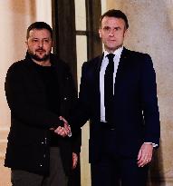 Emmanuel Macron meets with Volodymyr Zelensky - Paris