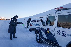 Border Police Rescue Stranded Vehicle in Altay