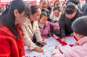 Job Fair Held in Chongqing