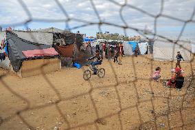 MIDEAST-GAZA-RAFAH-TEMPORARY CAMP