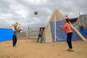 MIDEAST-GAZA-RAFAH-TEMPORARY CAMP