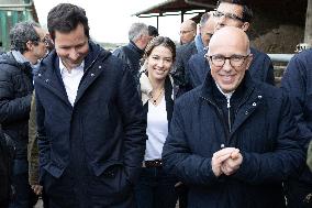 Les Republicains members visit a farm - Echouboulains