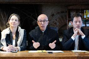 Les Republicains members visit a farm - Echouboulains