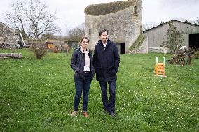 Les Republicains members visit a farm - Echouboulains