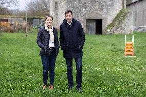 Les Republicains members visit a farm - Echouboulains