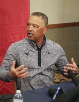 Baseball: Dodgers manager Dave Roberts