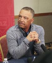 Baseball: Dodgers manager Dave Roberts