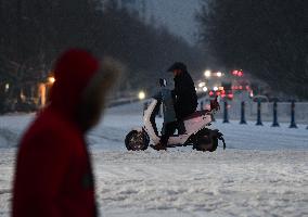 Heavy Snow Hit Fuyang