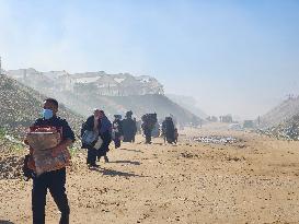 The Exodus Of Palestinian Refugees To Rafah