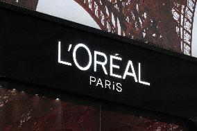 L 'Oreal Store in Shanghai