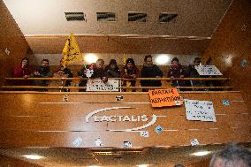 Farmers Invade The Hall At Lactalis Headquarters - Laval