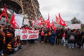 4th Day Of Strike At The Eiffel Tower - Paris