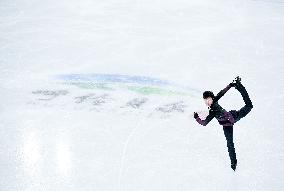 (SP)CHINA-INNER MONGOLIA-HULUN BUIR-14TH NATIONAL WINTER GAMES-FIGURE SKATING-TEAM (CN)