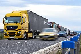 Ukrainian trucks blocked at Ukraine-Poland border