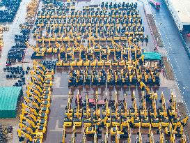 Construction Machinery Vehicle Export in Kunshan