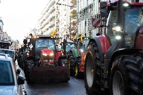 Farmers Protest On Eve Of Agricultural Fair - Paris