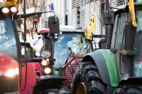 Farmers Protest On Eve Of Agricultural Fair - Paris