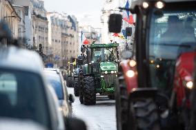 Farmers Protest On Eve Of Agricultural Fair - Paris